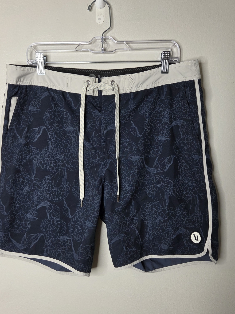 Vuori Cruise Boardshorts Mermaid Tale Print 3-Pocket Tie Front
